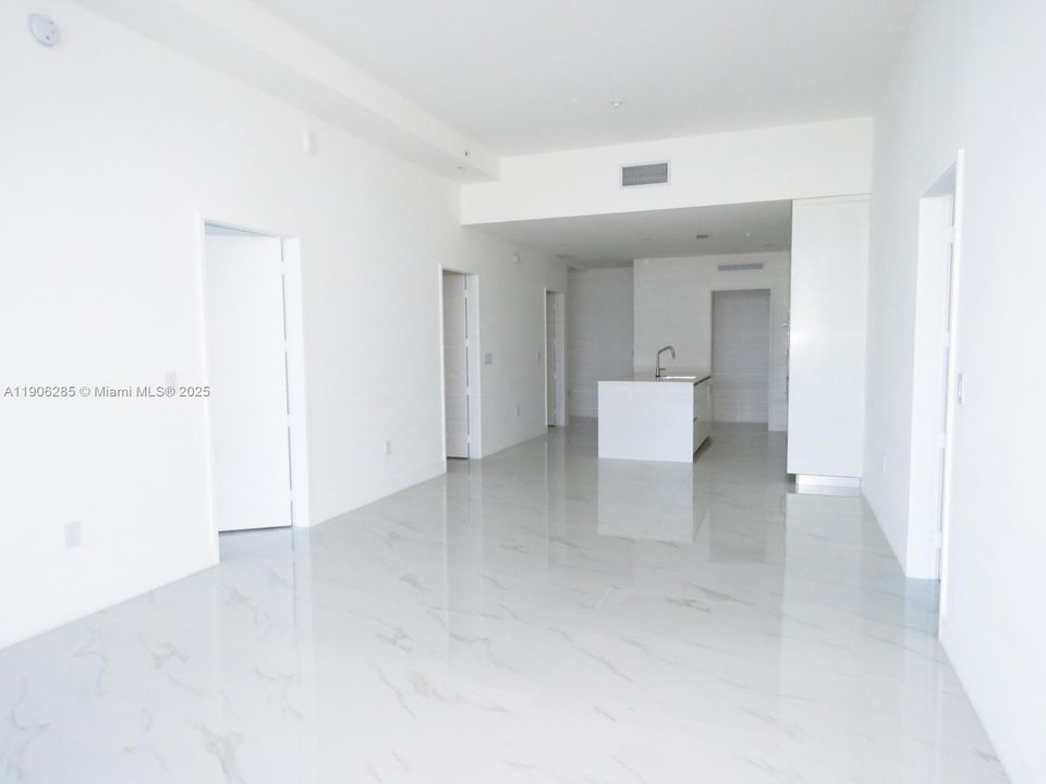 Под контрактом: $10,000 (2 спален, 3 ванн, 0 Квадратных фут)