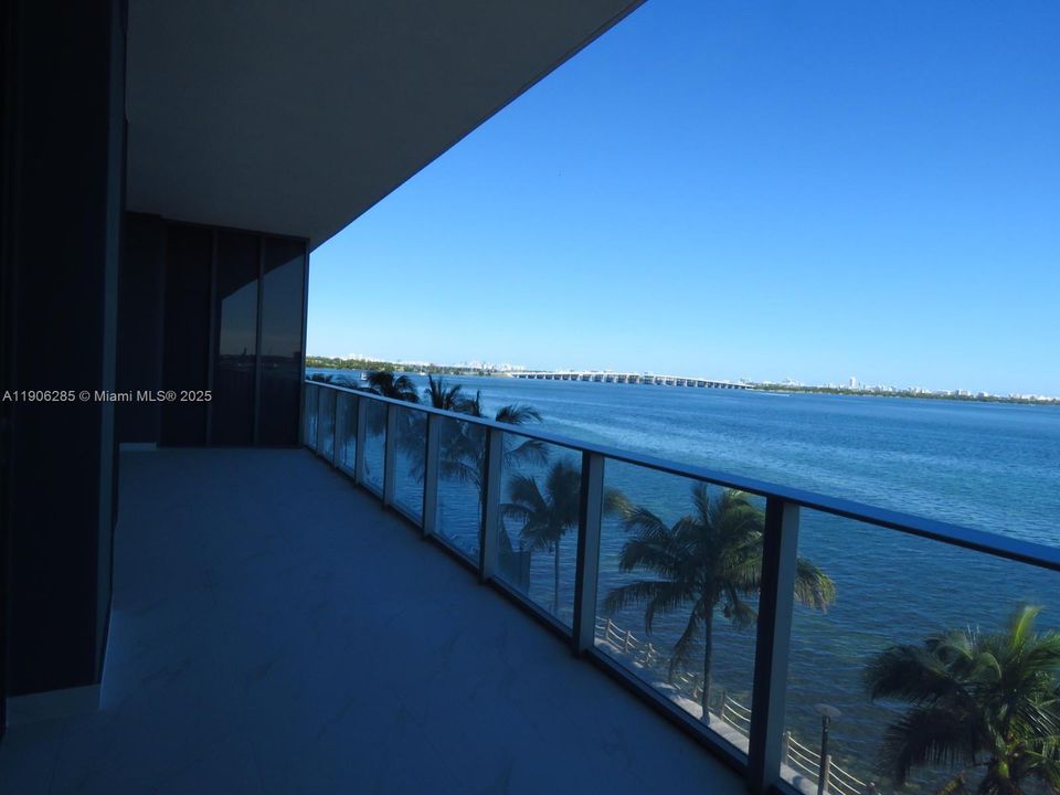 Под контрактом: $10,000 (2 спален, 3 ванн, 0 Квадратных фут)