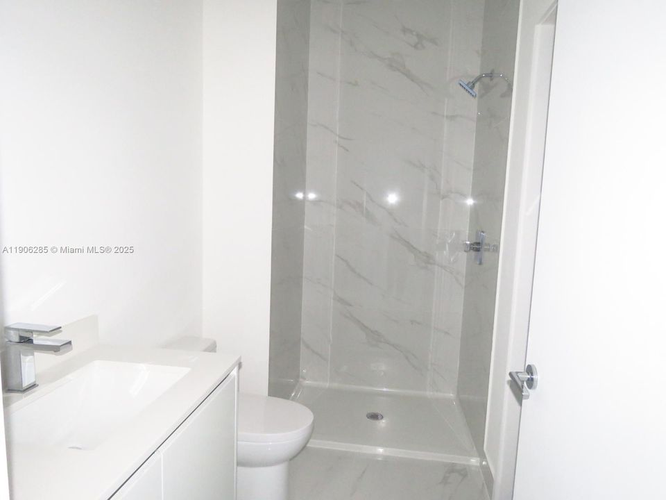 Под контрактом: $10,000 (2 спален, 3 ванн, 0 Квадратных фут)