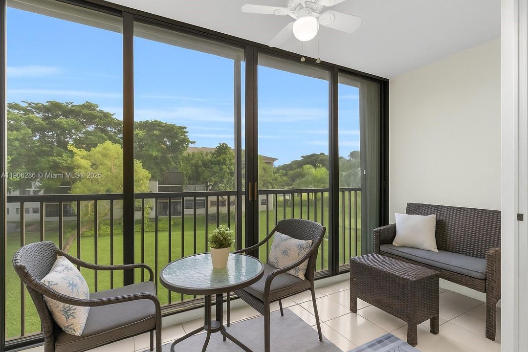 For Sale: $269,500 (2 beds, 2 baths, 1364 Square Feet)