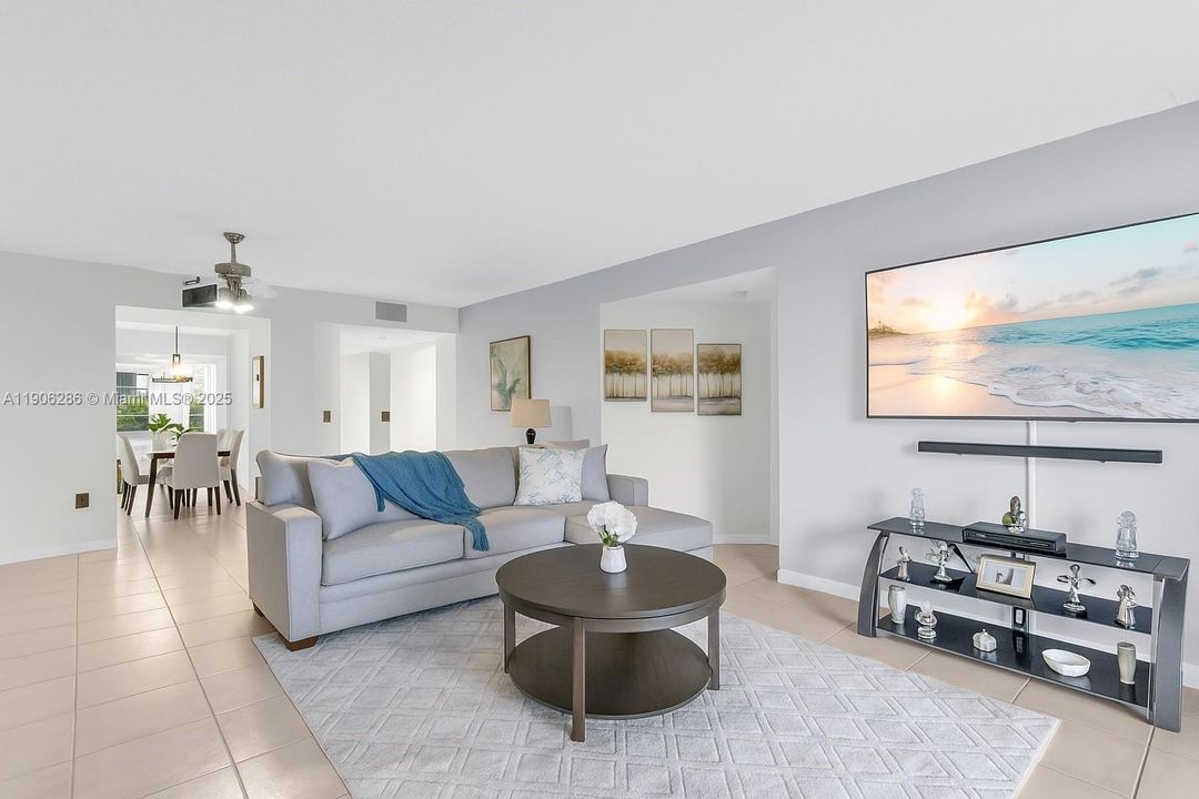 For Sale: $269,500 (2 beds, 2 baths, 1364 Square Feet)