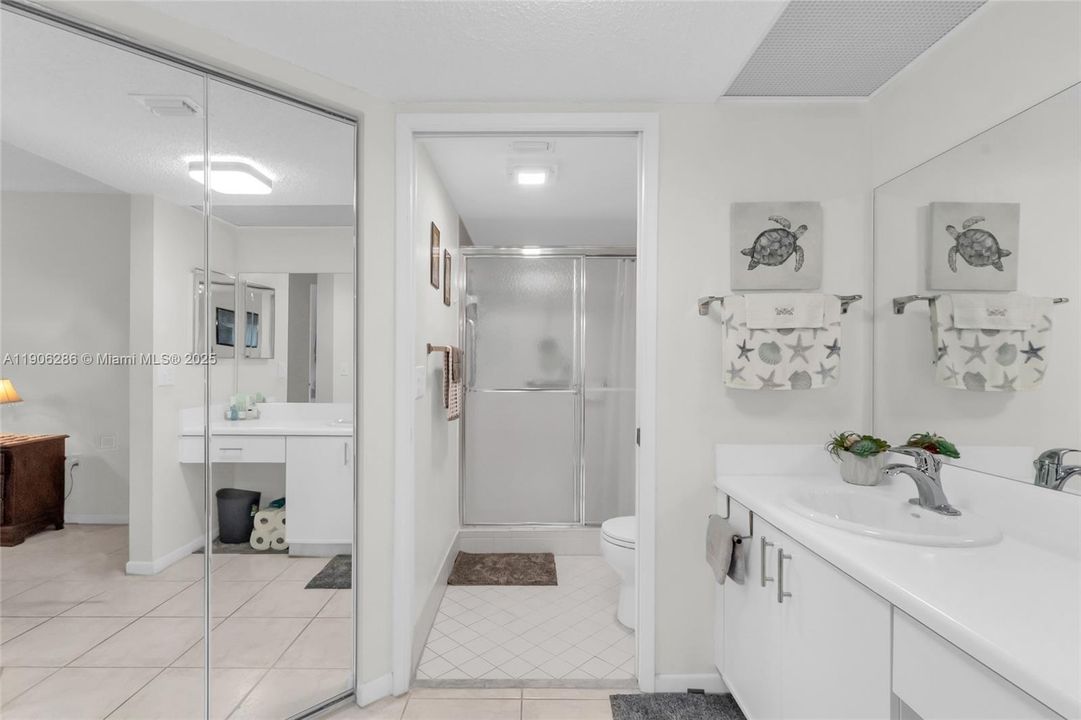 For Sale: $269,500 (2 beds, 2 baths, 1364 Square Feet)