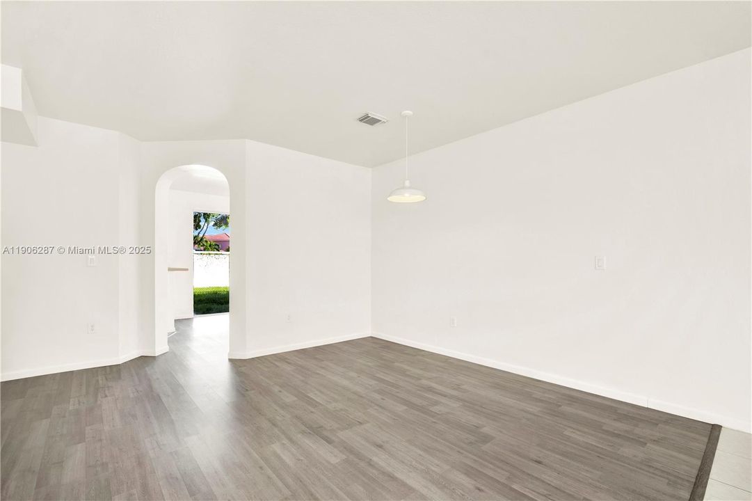 待售: $380,000 (3 贝兹, 2 浴室, 1679 平方英尺)