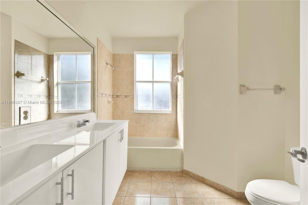 待售: $380,000 (3 贝兹, 2 浴室, 1679 平方英尺)