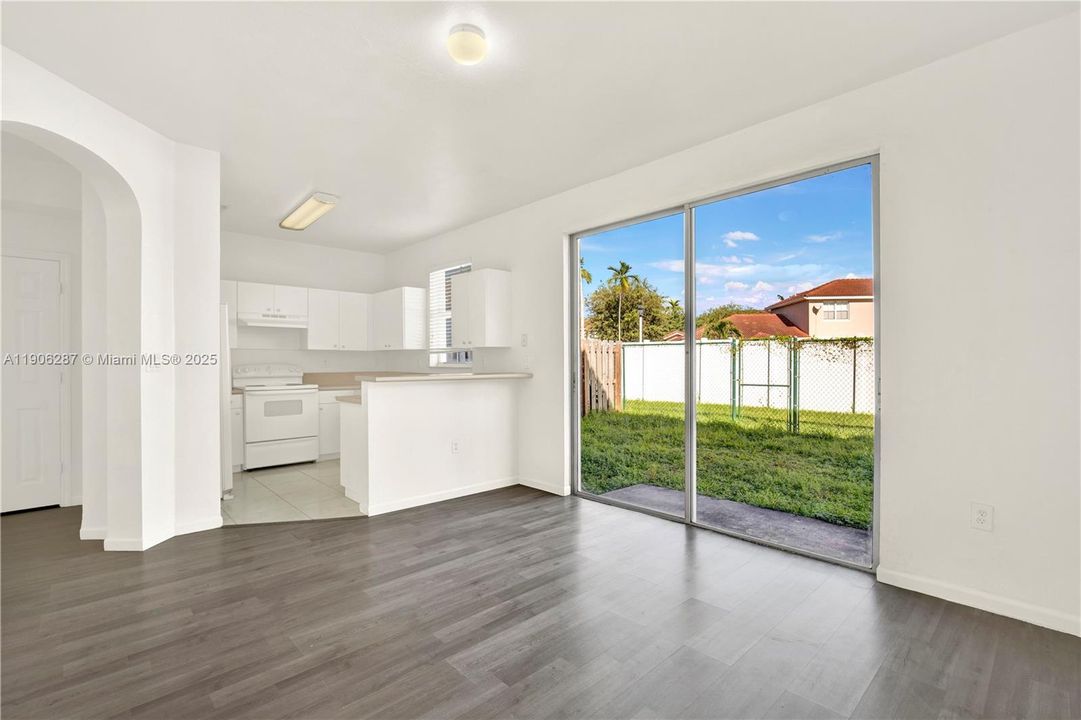 待售: $380,000 (3 贝兹, 2 浴室, 1679 平方英尺)