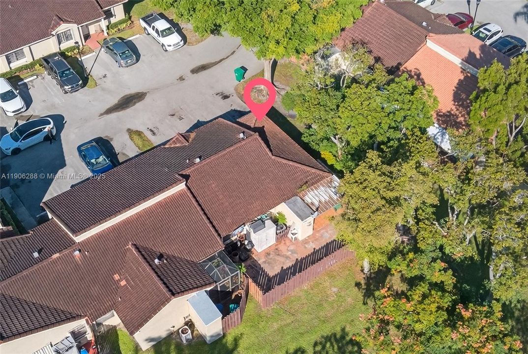 For Sale: $390,000 (2 beds, 2 baths, 932 Square Feet)