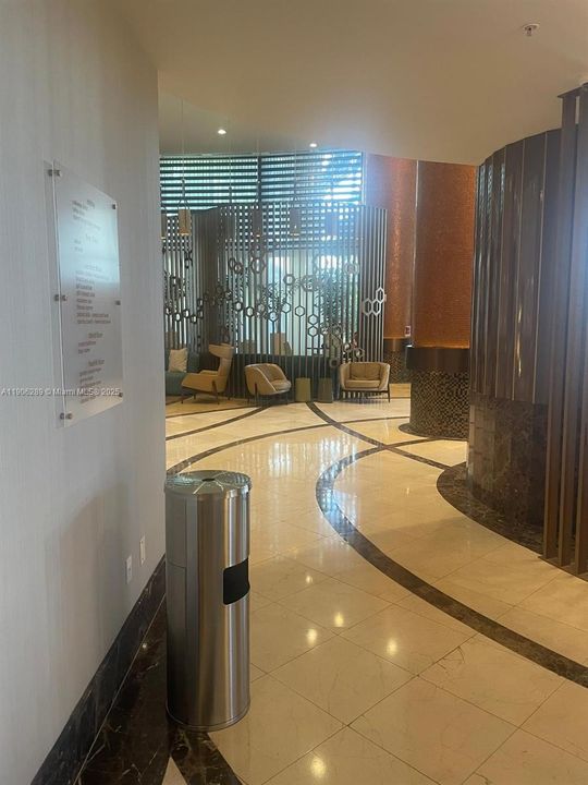 Active With Contract: $250,000 (0 beds, 1 baths, 664 Square Feet)