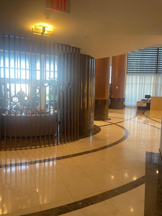 Active With Contract: $250,000 (0 beds, 1 baths, 664 Square Feet)