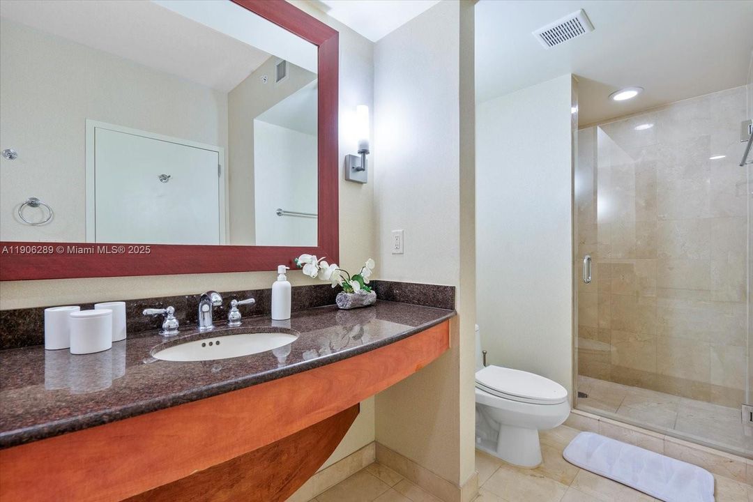 Active With Contract: $250,000 (0 beds, 1 baths, 664 Square Feet)