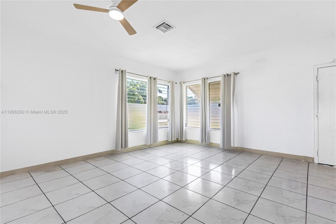 For Sale: $539,000 (2 beds, 2 baths, 1676 Square Feet)