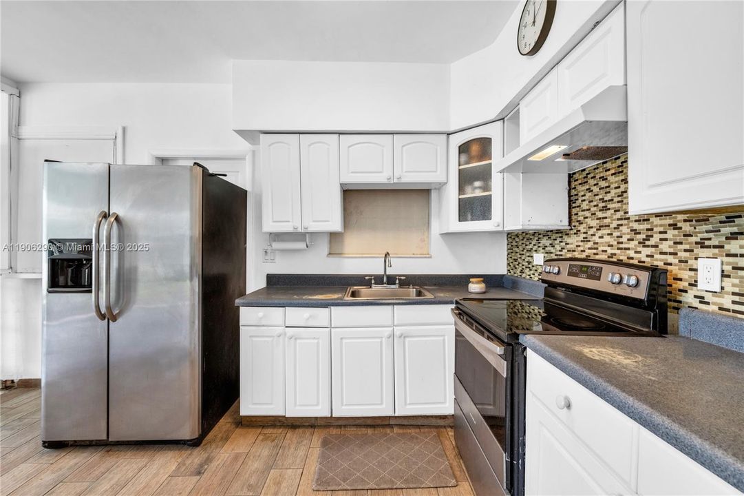 For Sale: $539,000 (2 beds, 2 baths, 1676 Square Feet)