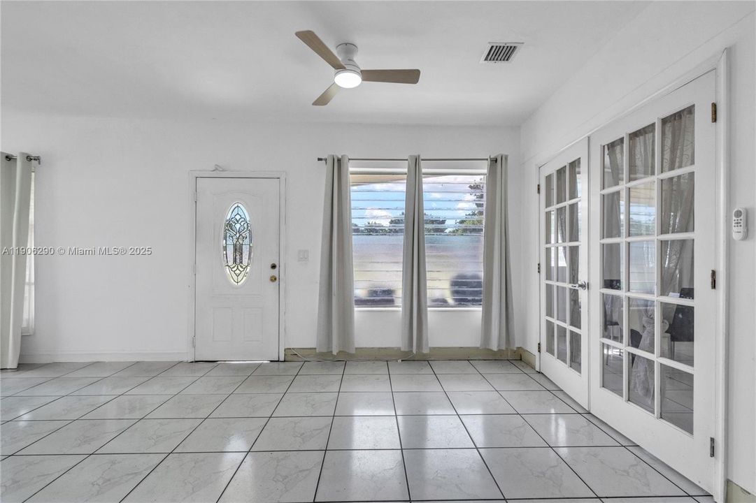 For Sale: $539,000 (2 beds, 2 baths, 1676 Square Feet)