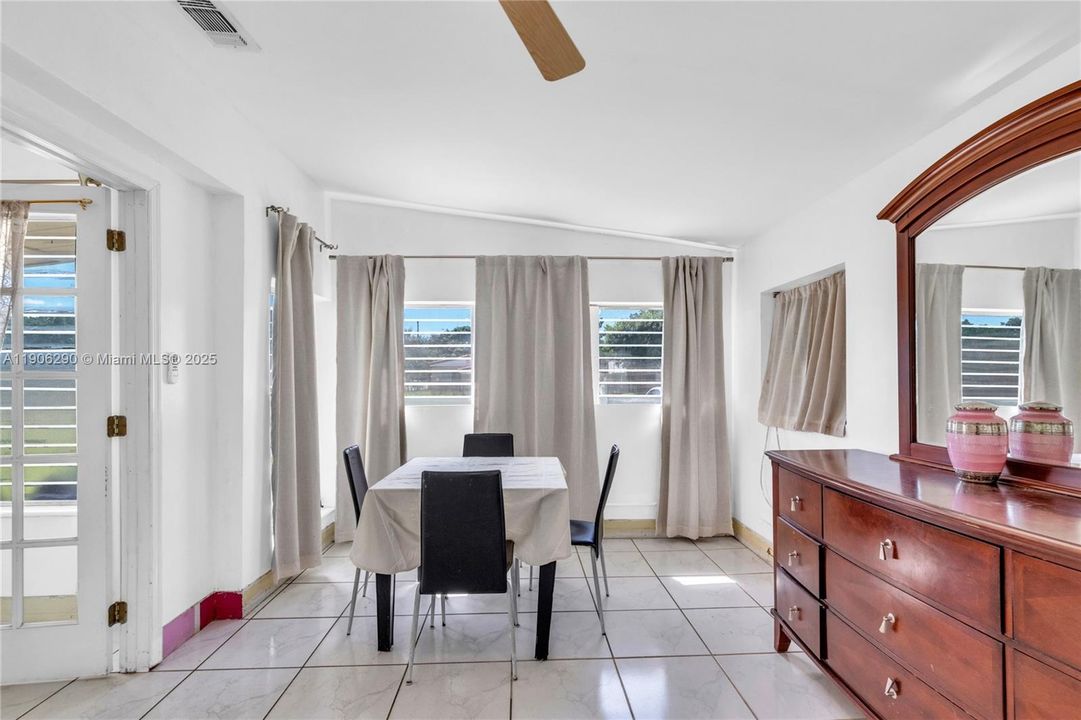 For Sale: $539,000 (2 beds, 2 baths, 1676 Square Feet)