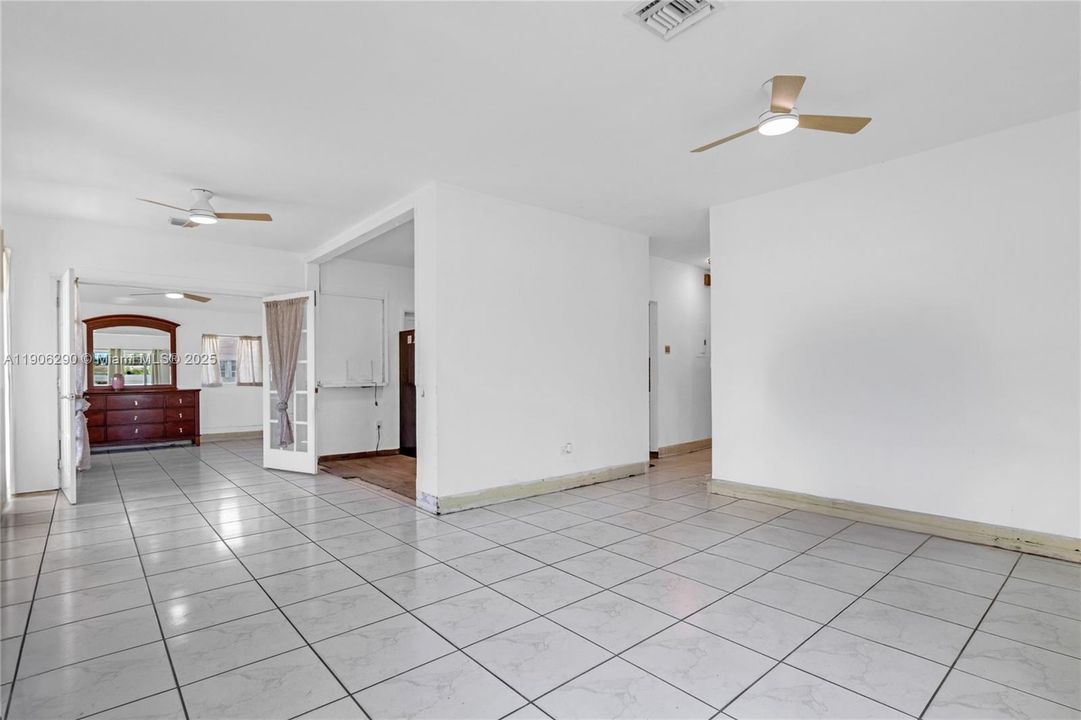 For Sale: $539,000 (2 beds, 2 baths, 1676 Square Feet)