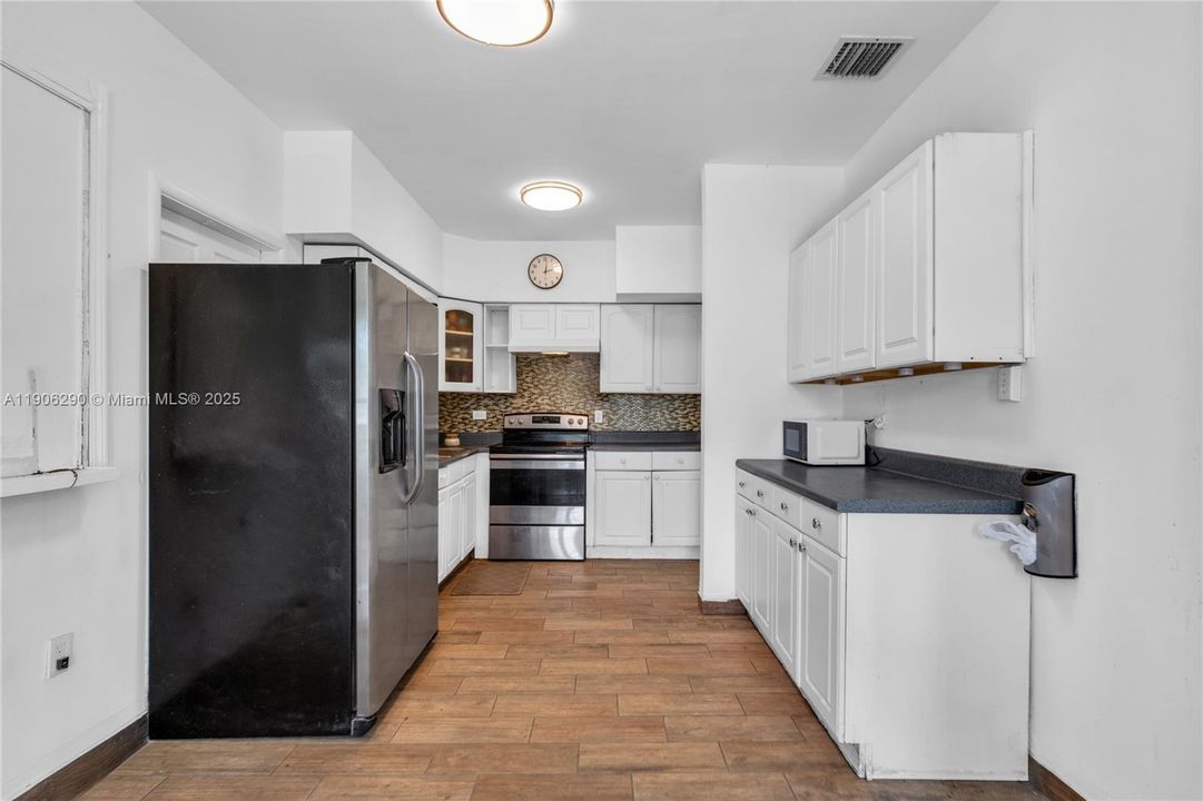 For Sale: $539,000 (2 beds, 2 baths, 1676 Square Feet)