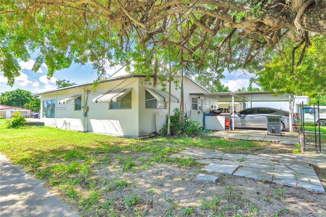 For Sale: $539,000 (2 beds, 2 baths, 1676 Square Feet)