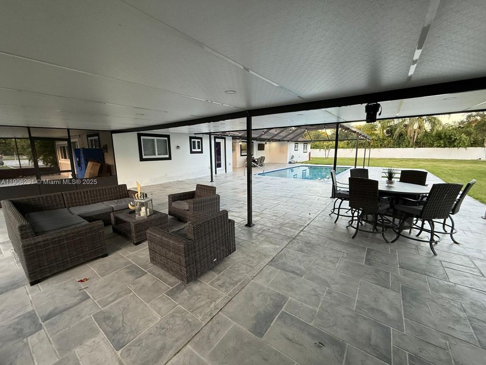 На продажу: $1,300,000 (4 спален, 3 ванн, 2508 Квадратных фут)