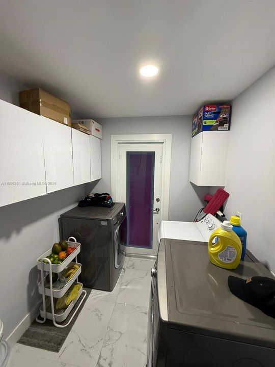 На продажу: $1,300,000 (4 спален, 3 ванн, 2508 Квадратных фут)