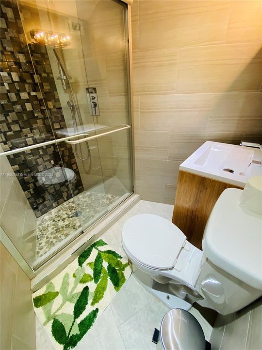 出租: $3,500 (2 贝兹, 2 浴室, 940 平方英尺)