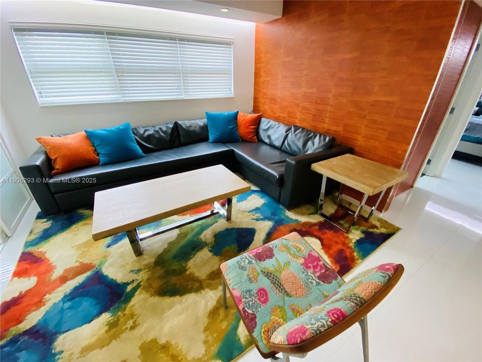 出租: $3,500 (2 贝兹, 2 浴室, 940 平方英尺)