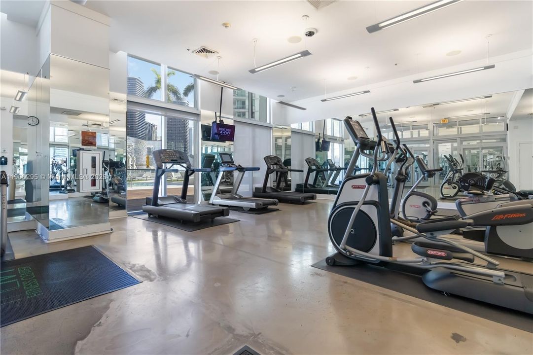 合同活跃: $3,600 (2 贝兹, 2 浴室, 1079 平方英尺)