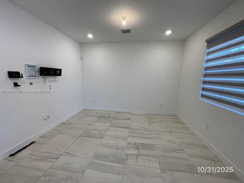 En Venta: $150,000 (3 camas, 2 baños, 1628 Pies cuadrados)