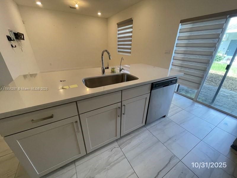 En Venta: $150,000 (3 camas, 2 baños, 1628 Pies cuadrados)