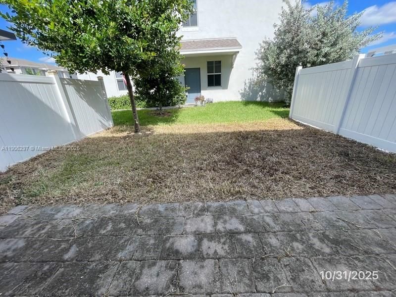 En Venta: $150,000 (3 camas, 2 baños, 1628 Pies cuadrados)