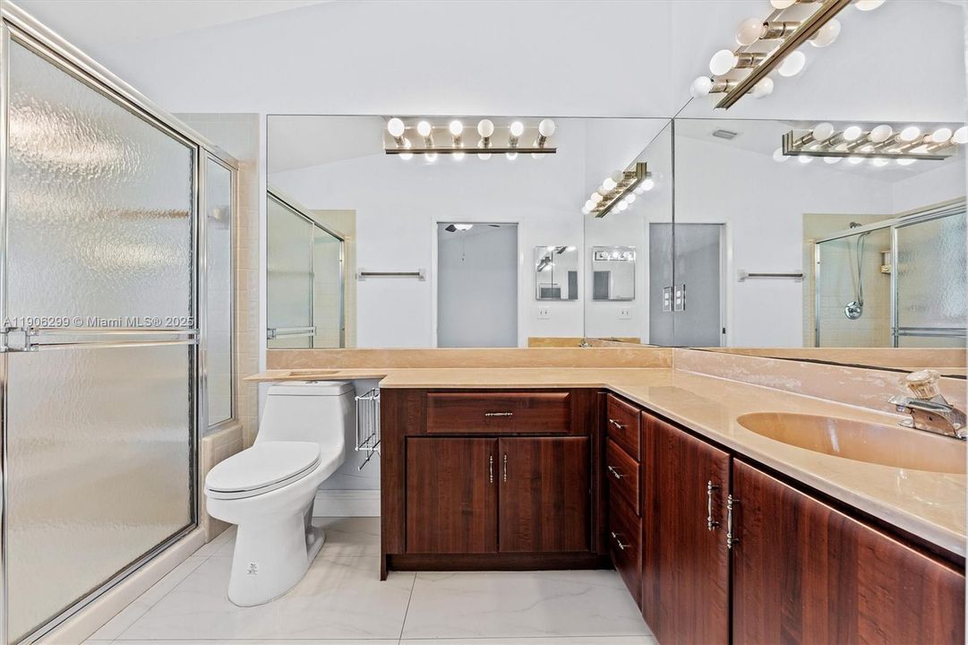 For Sale: $375,000 (3 beds, 2 baths, 1380 Square Feet)