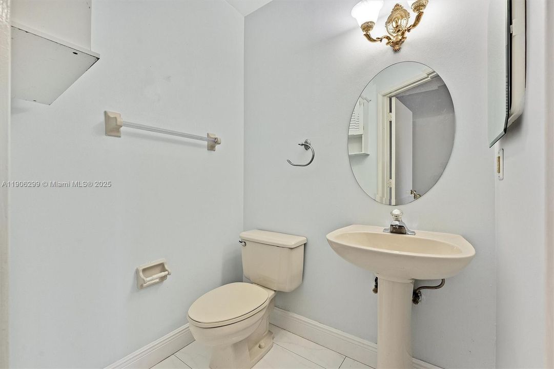 For Sale: $375,000 (3 beds, 2 baths, 1380 Square Feet)