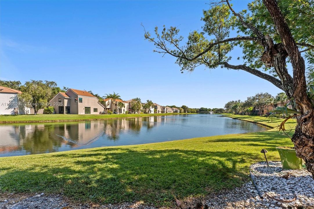 For Sale: $375,000 (3 beds, 2 baths, 1380 Square Feet)