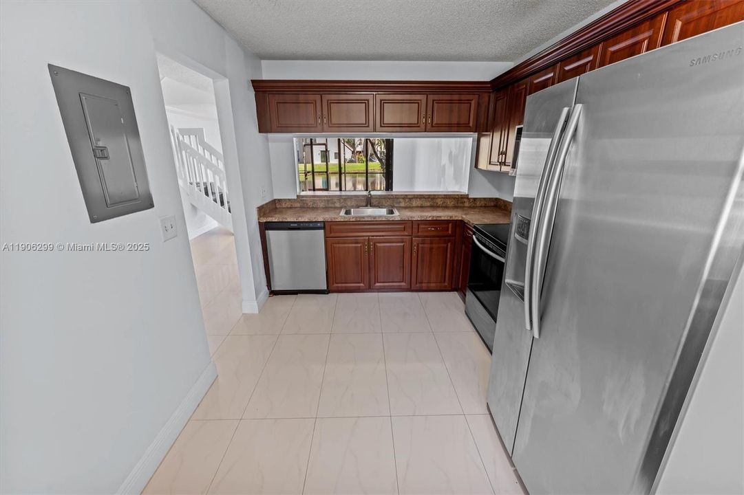 For Sale: $375,000 (3 beds, 2 baths, 1380 Square Feet)