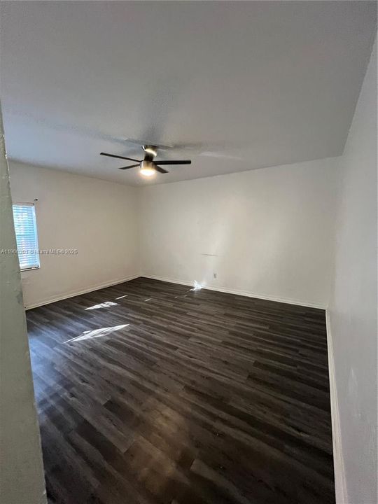 最近租的: $1,599 (1 贝兹, 1 浴室, 521 平方英尺)