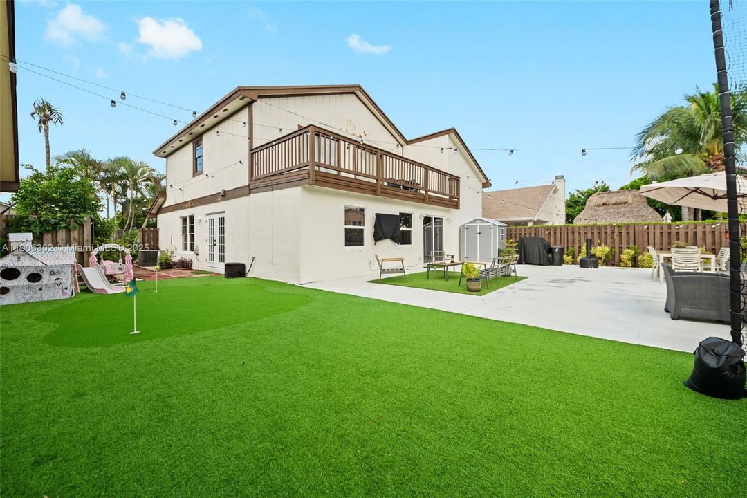 For Sale: $599,999 (3 beds, 3 baths, 1406 Square Feet)