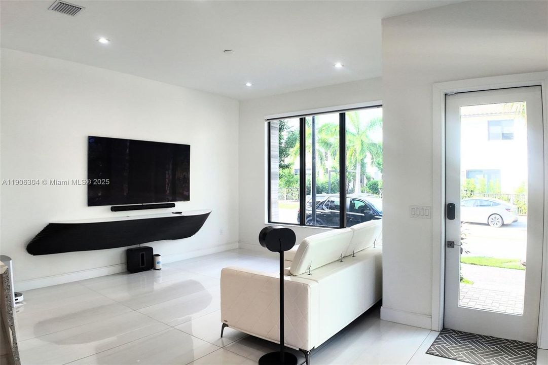 待售: $1,550,000 (4 贝兹, 4 浴室, 2257 平方英尺)