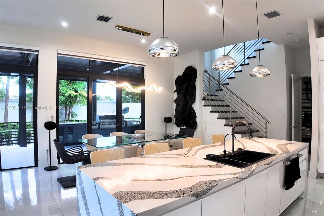 待售: $1,550,000 (4 贝兹, 4 浴室, 2257 平方英尺)