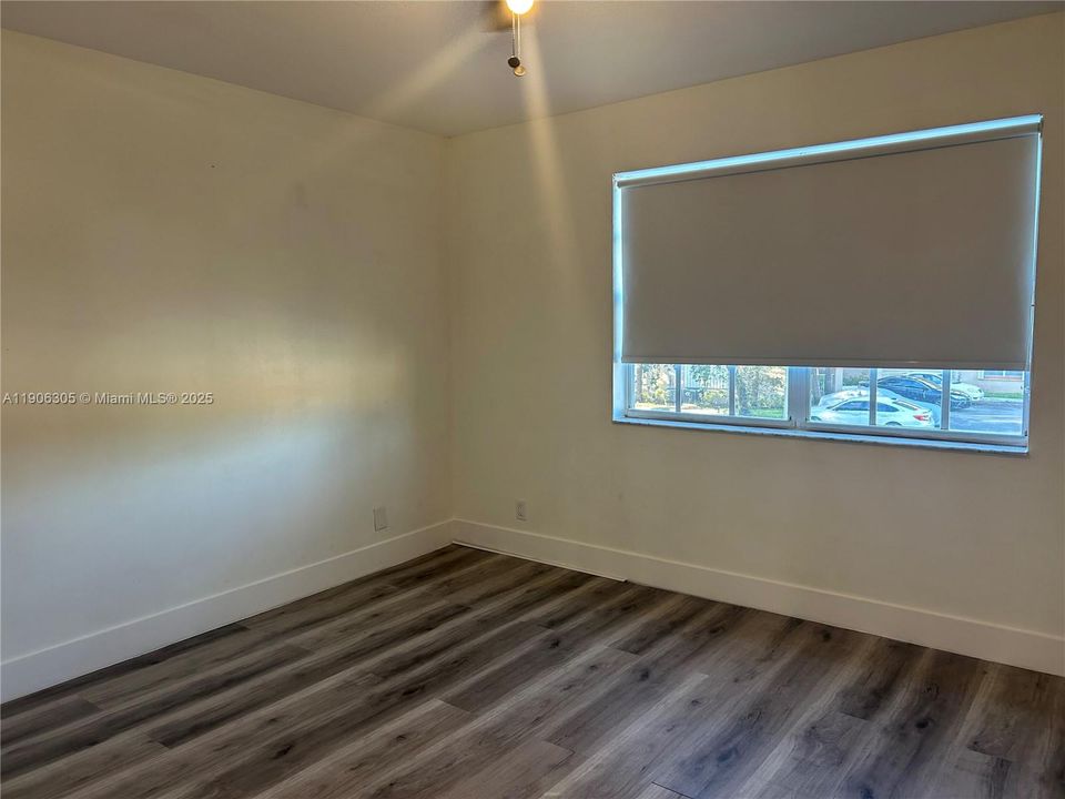 Activo con contrato: $240,000 (2 camas, 2 baños, 985 Pies cuadrados)