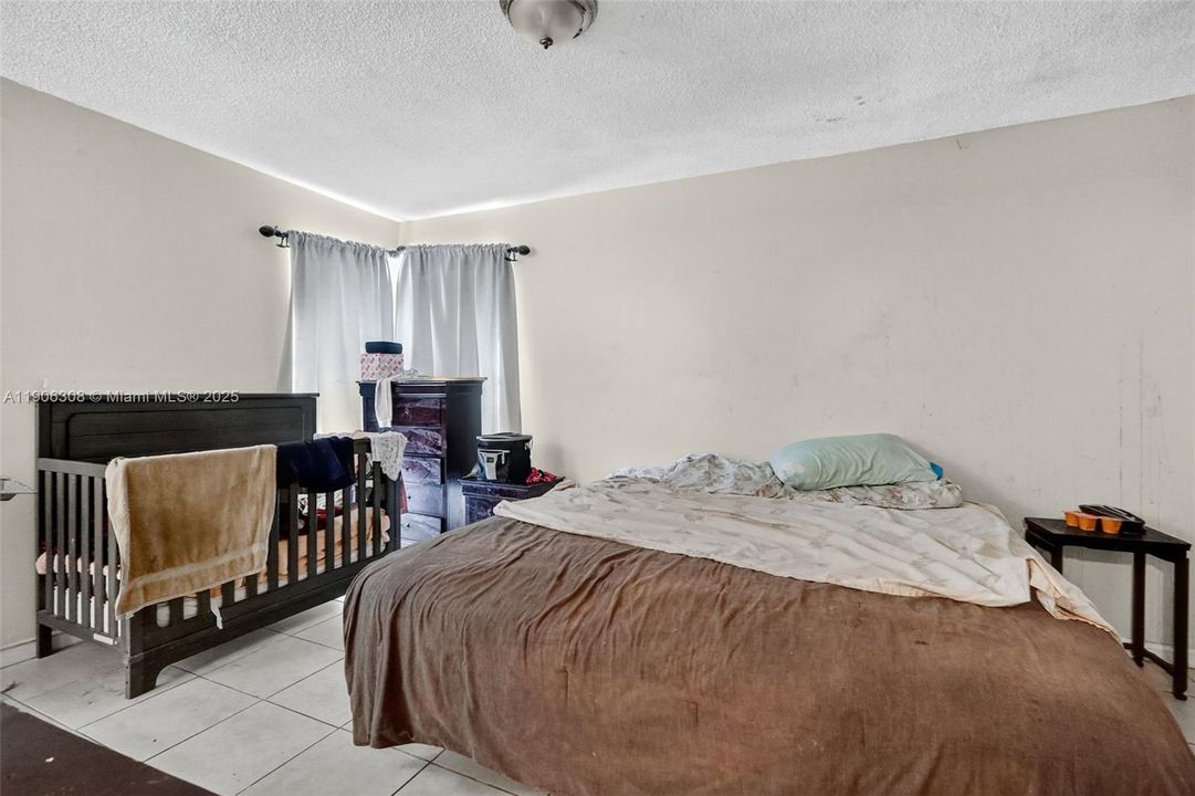 For Sale: $180,000 (2 beds, 2 baths, 1046 Square Feet)