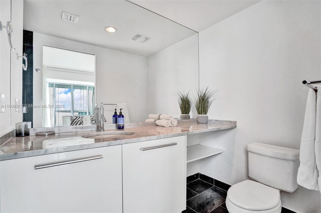 Active With Contract: $7,400 (3 beds, 3 baths, 1845 Square Feet)