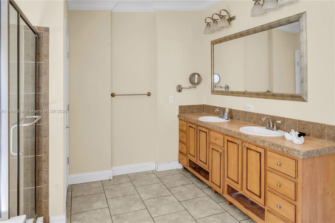 For Sale: $700,000 (5 beds, 3 baths, 0 Square Feet)