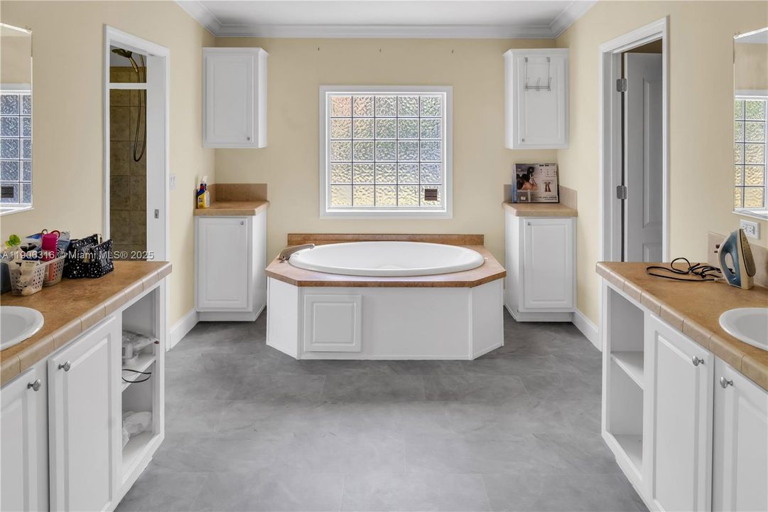 For Sale: $700,000 (5 beds, 3 baths, 0 Square Feet)