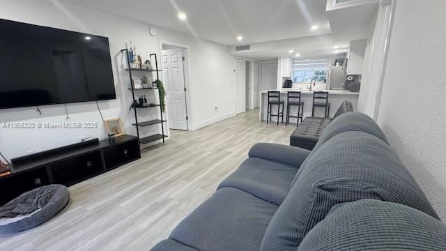 最近租的: $2,000 (2 贝兹, 1 浴室, 890 平方英尺)