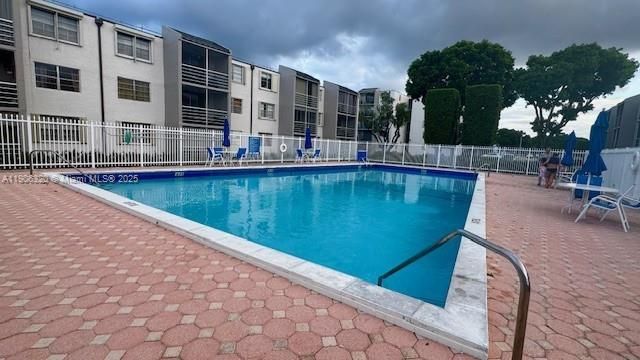 最近租的: $2,000 (2 贝兹, 1 浴室, 890 平方英尺)