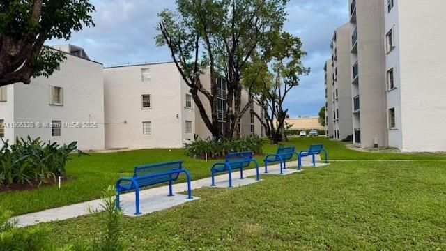 最近租的: $2,000 (2 贝兹, 1 浴室, 890 平方英尺)