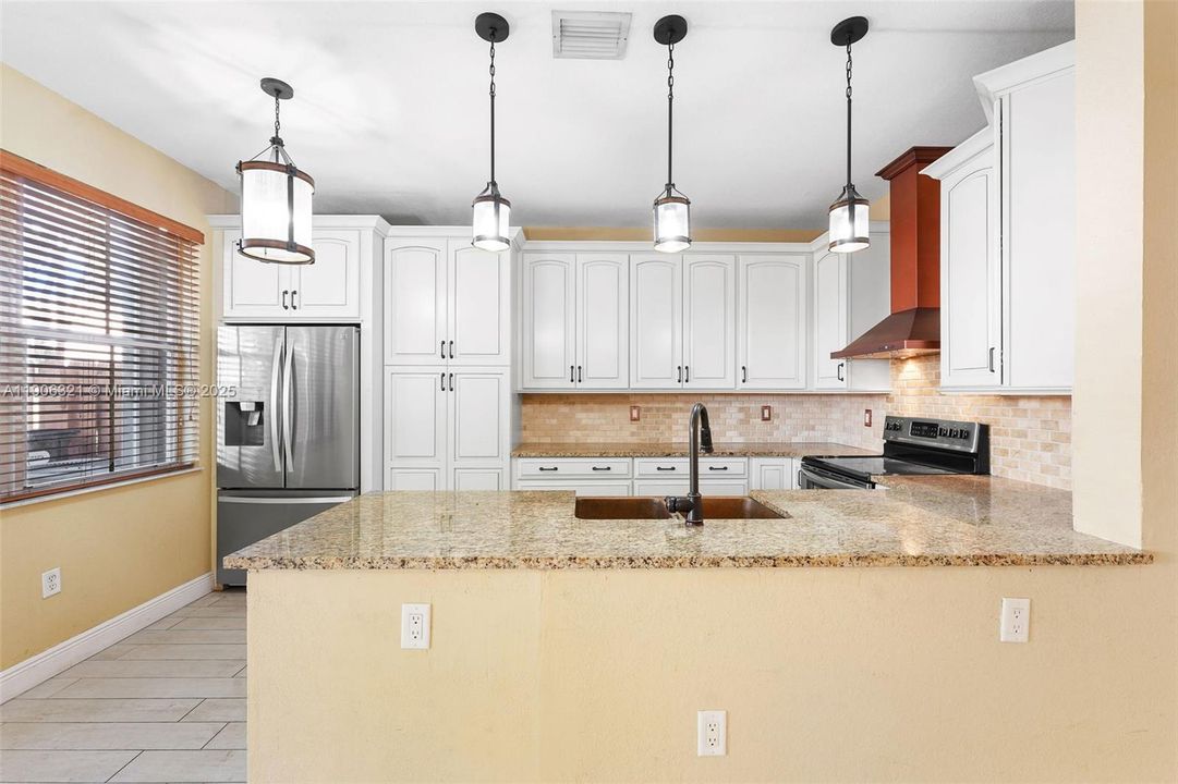 待售: $540,000 (4 贝兹, 2 浴室, 1793 平方英尺)