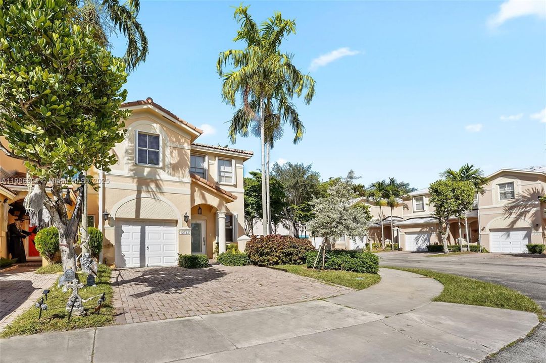 待售: $540,000 (4 贝兹, 2 浴室, 1793 平方英尺)