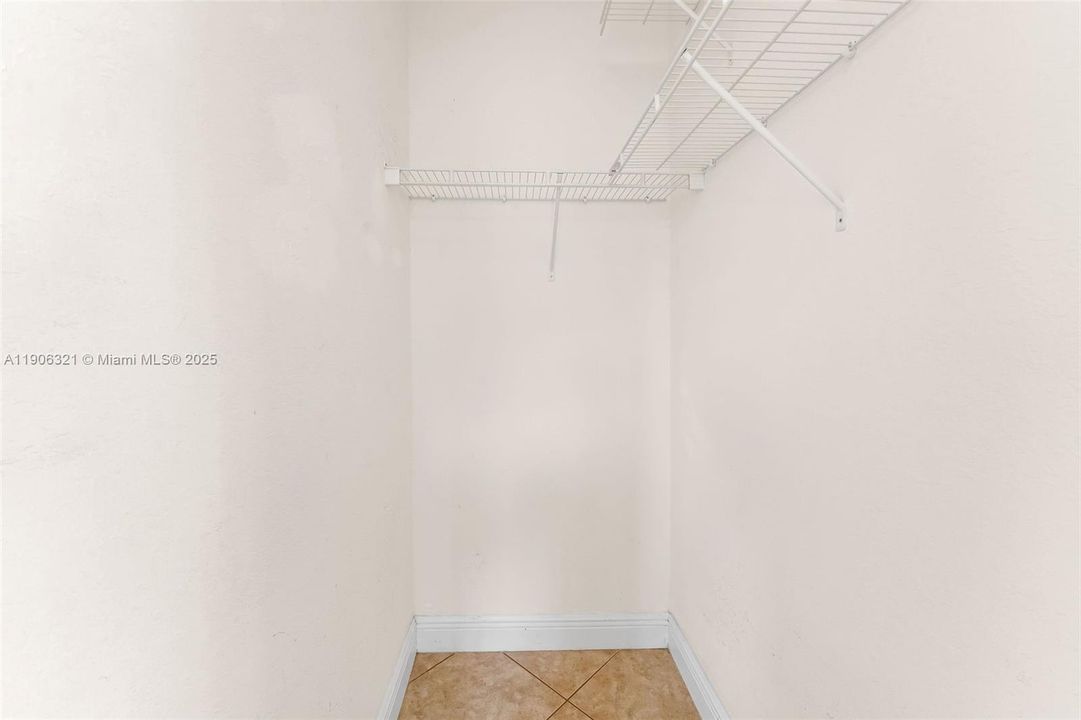 待售: $540,000 (4 贝兹, 2 浴室, 1793 平方英尺)