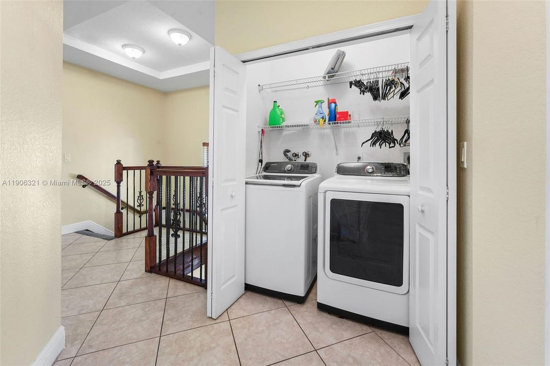 待售: $540,000 (4 贝兹, 2 浴室, 1793 平方英尺)