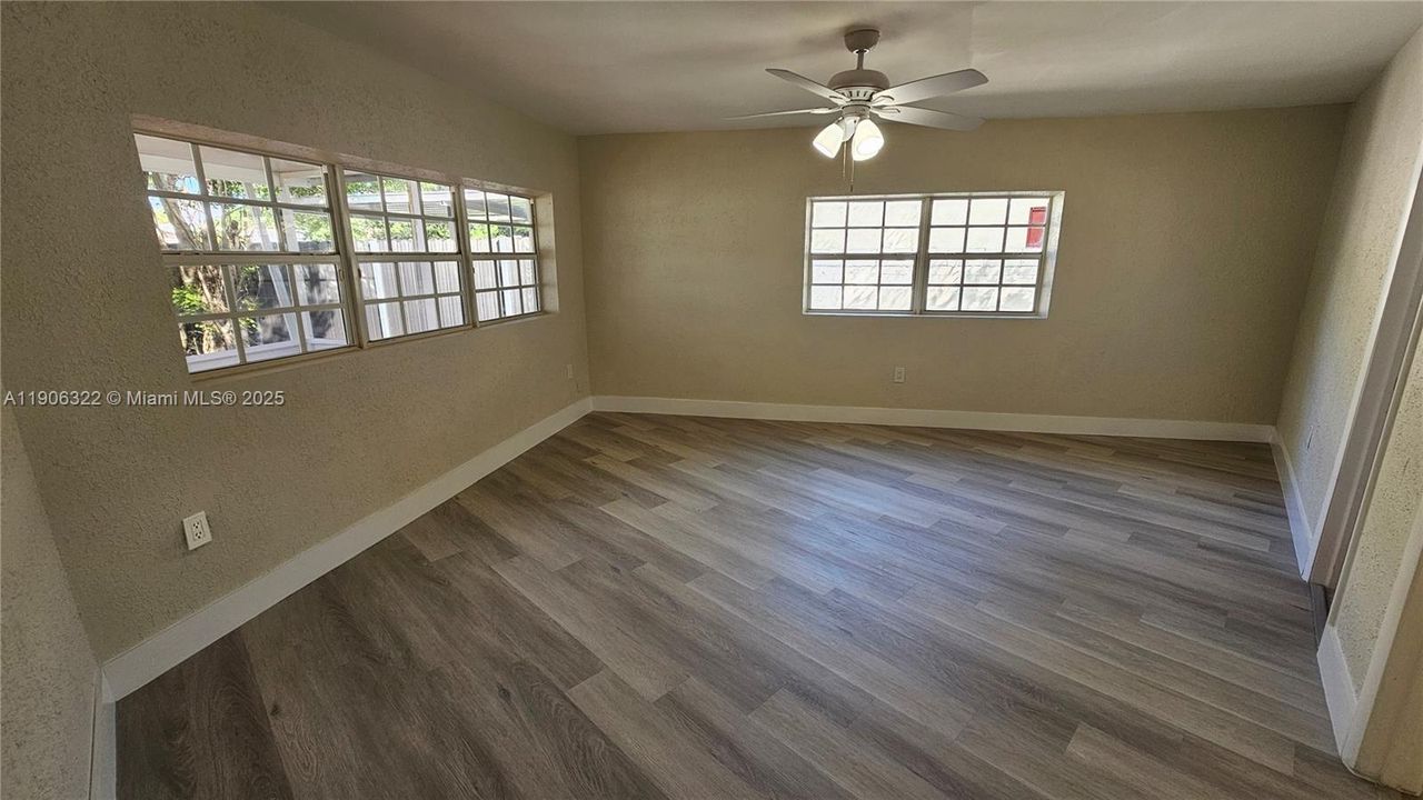 待售: $459,900 (3 贝兹, 2 浴室, 1248 平方英尺)