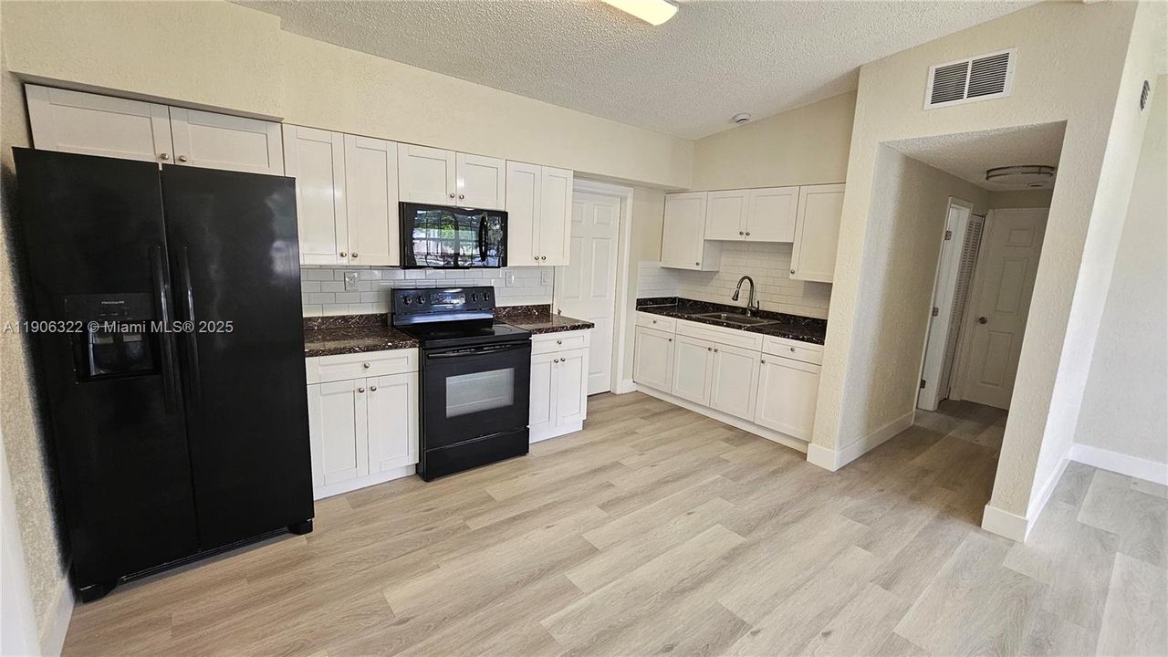 待售: $459,900 (3 贝兹, 2 浴室, 1248 平方英尺)